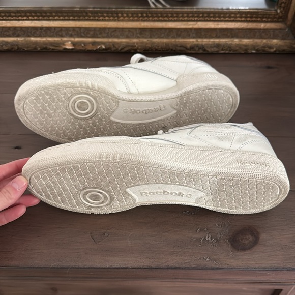 GUC - Reebok Cream Casual Sneakers - Picture 2 of 3